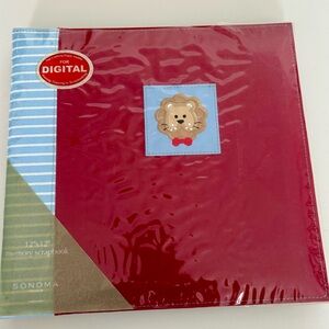 PIONEER Red Memory Scrapbook with Lion Design